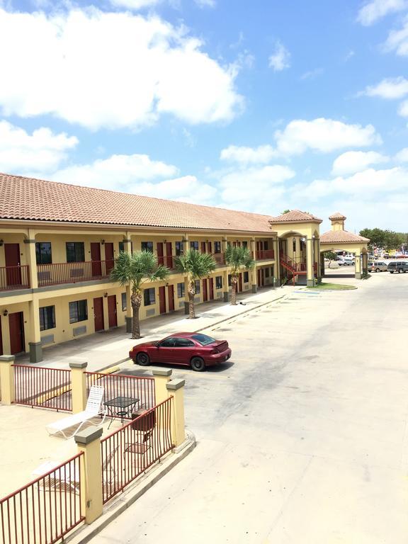 Boca Chica Inn And Suites Brownsville Zewnętrze zdjęcie