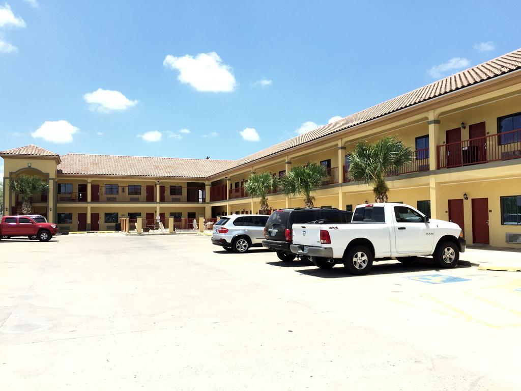 Boca Chica Inn And Suites Brownsville Zewnętrze zdjęcie