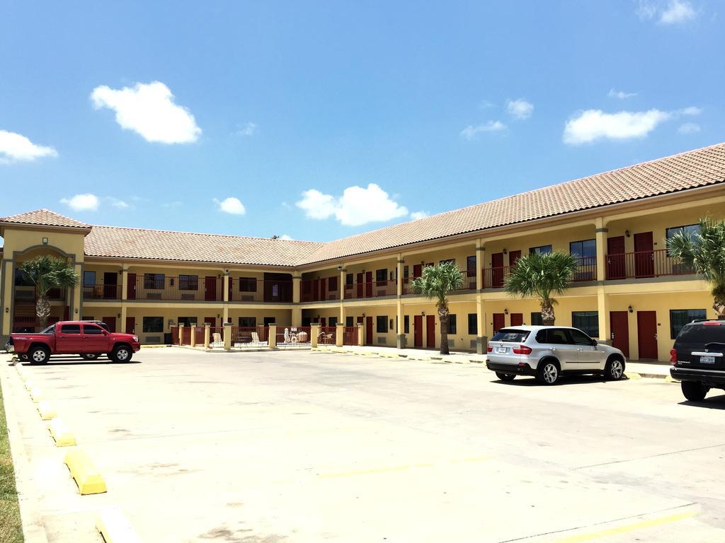 Boca Chica Inn And Suites Brownsville Zewnętrze zdjęcie